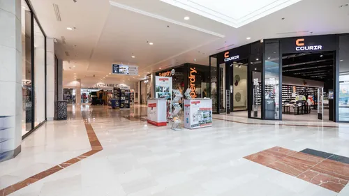 La parole aux clients de la galerie commerciale La Feuilleraie de...